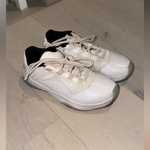 Kids Jordan Shoes Size 6